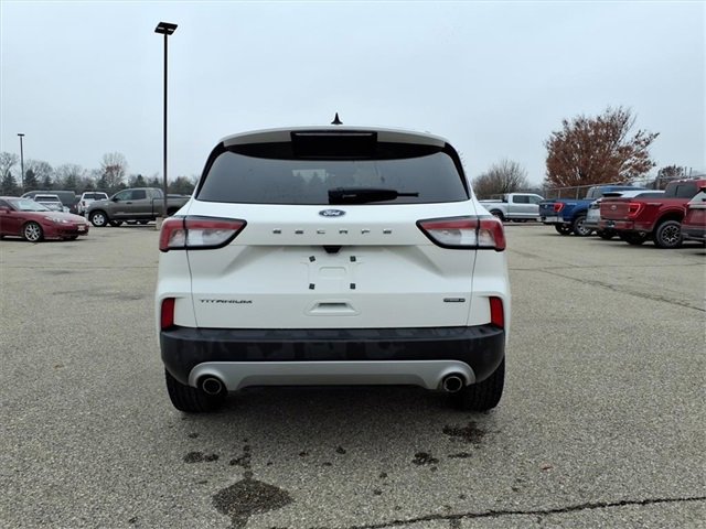 Certified 2022 Ford Escape Titanium image 3