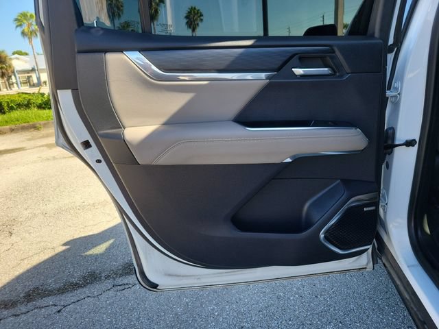 Used 2024 GMC Acadia Elevation w/ Luxury Package FWD image 16