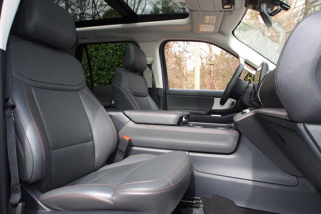 Certified 2025 Ford Expedition Active image 11