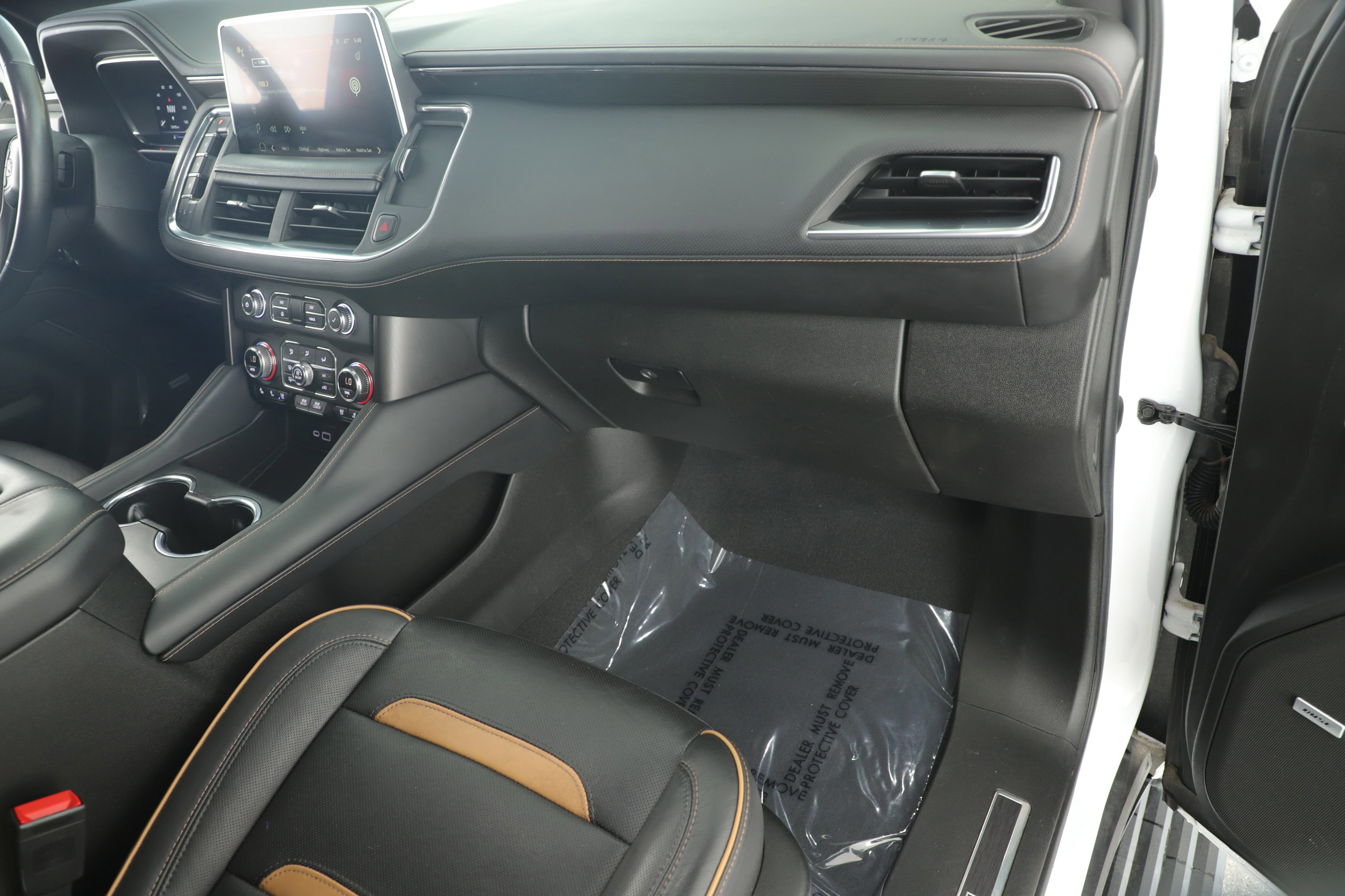 Used 2022 GMC Yukon AT4 w/ Technology Package image 21