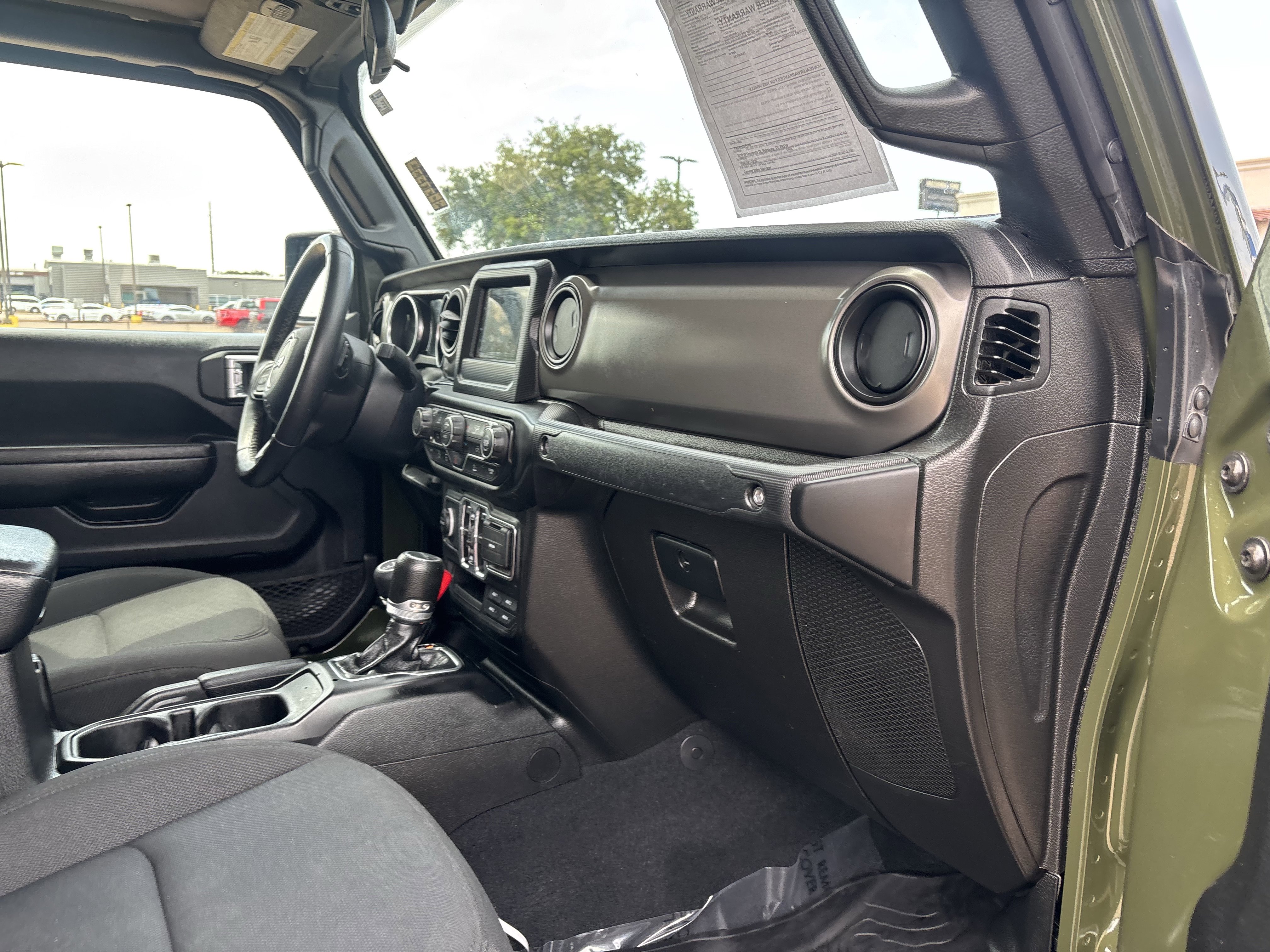 Used 2022 Jeep Gladiator Sport AWD/4WD image 23