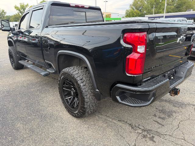Used 2024 Chevrolet Silverado 2500 LT w/ Midnight Edition AWD/4WD image 3