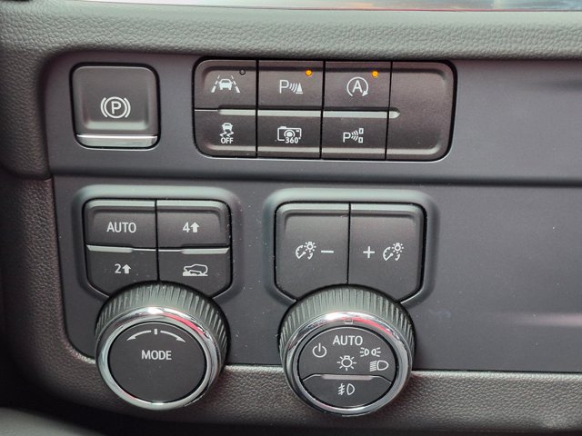 Used 2025 Chevrolet Tahoe RST AWD/4WD image 18