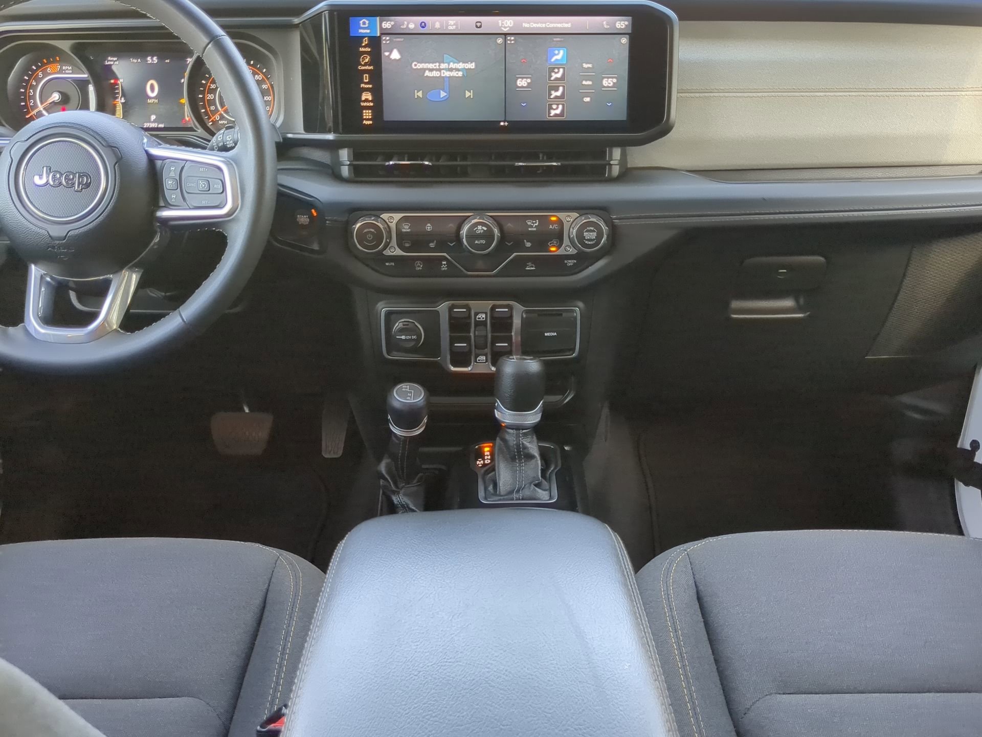 Used 2025 Jeep Wrangler Unlimited Sahara AWD/4WD image 51