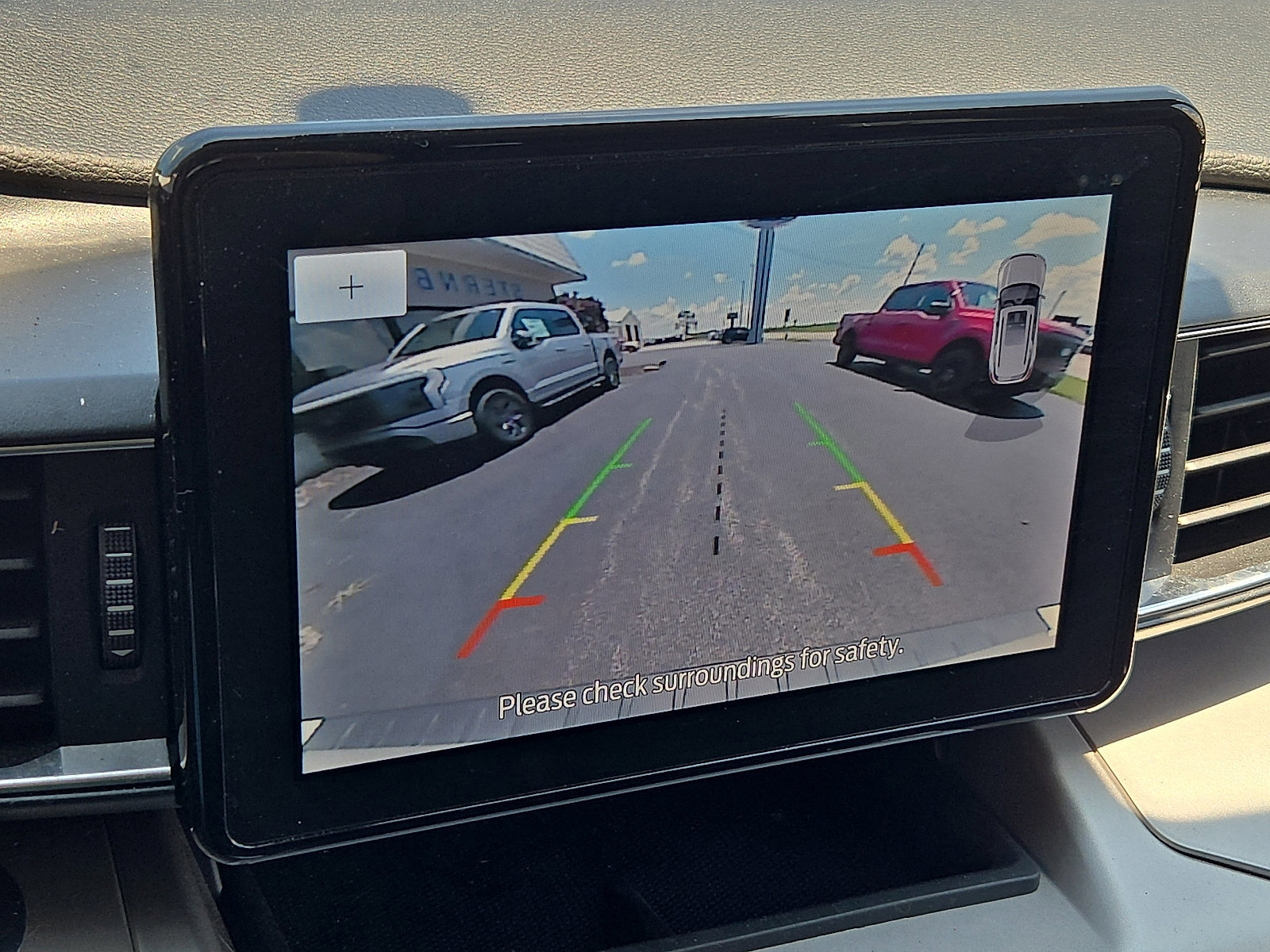 Certified 2022 Ford Explorer XLT w/ Equipment Group 202A image 18