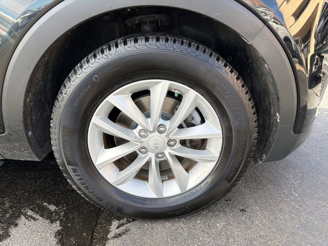 Used 2017 Kia Sorento LX image 12