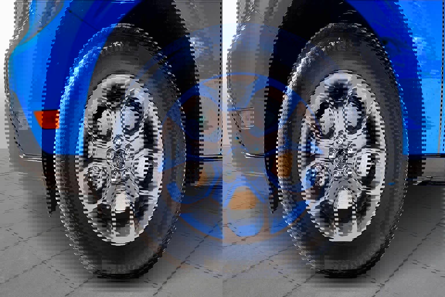 Certified 2025 Ford Maverick XLT image 13