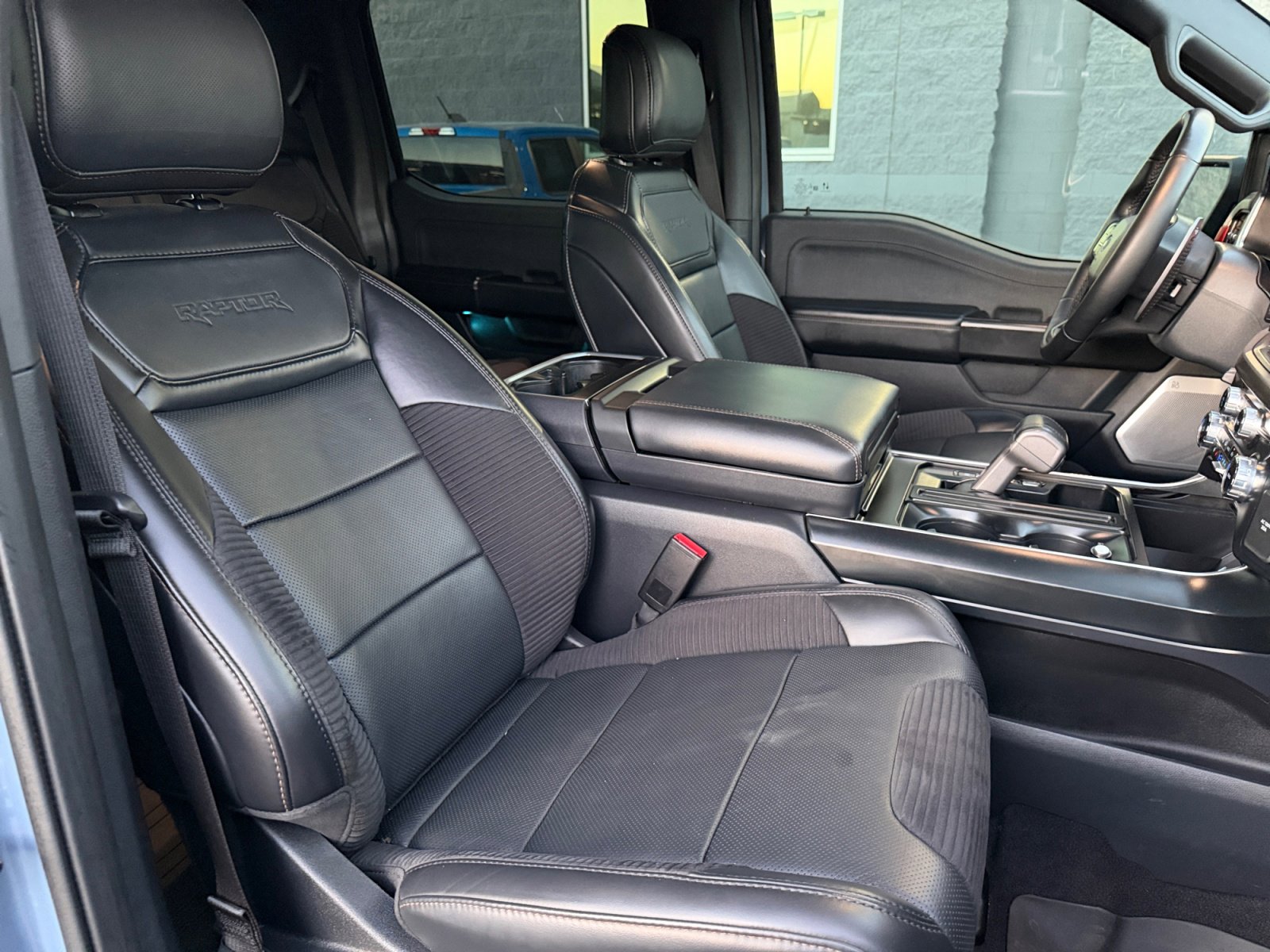 Certified 2023 Ford F150 Raptor w/ Raptor Carbon Fiber Package AWD/4WD image 31