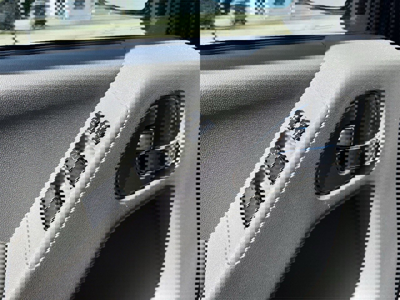 Used 2017 Nissan Frontier SV w/ SV Value Truck Package image 24