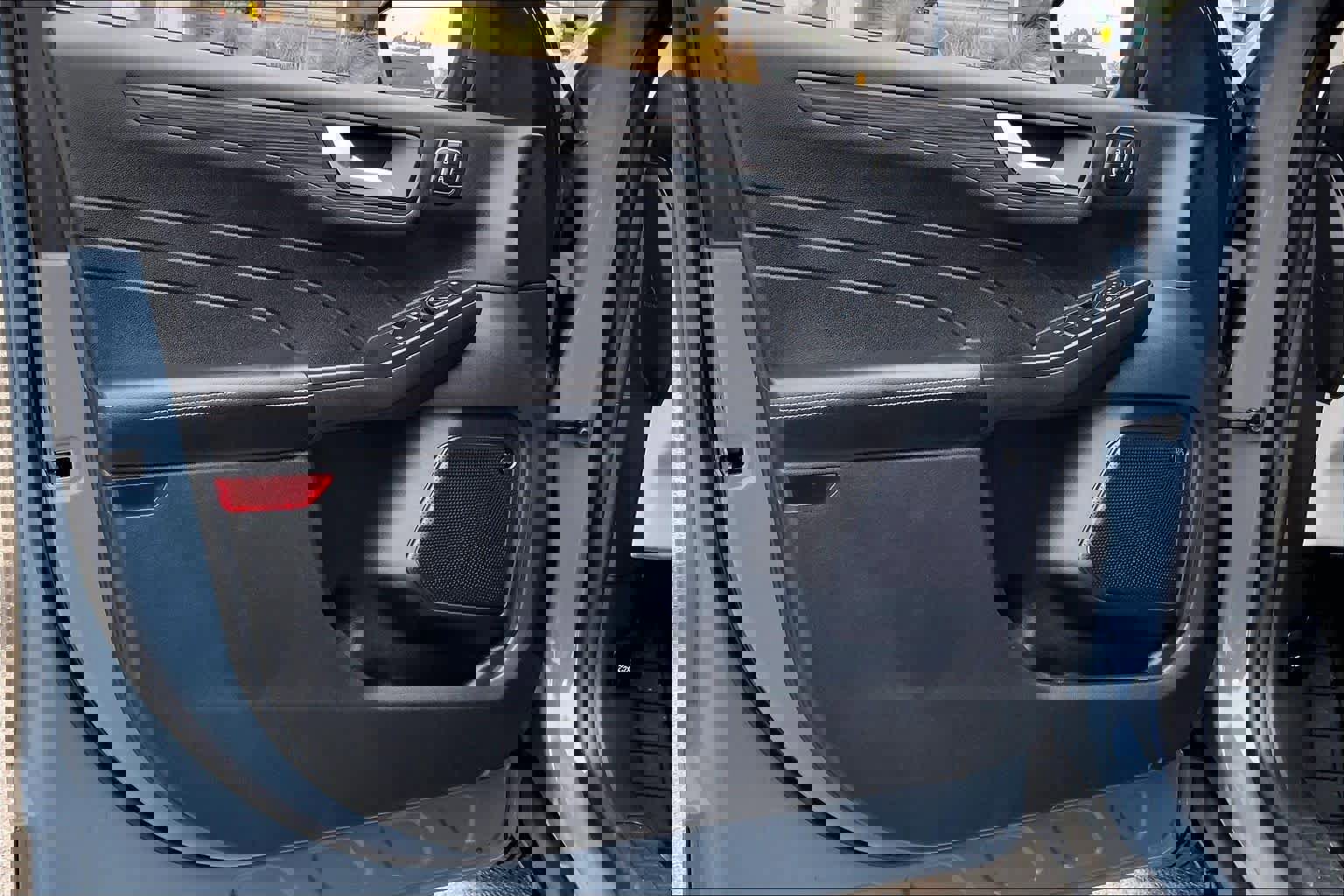 Certified 2025 Ford Escape SE w/ PHEV Premium Package image 21