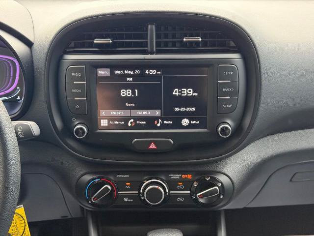 Used 2025 Kia Soul LX w/ LX Technology Package FWD image 20