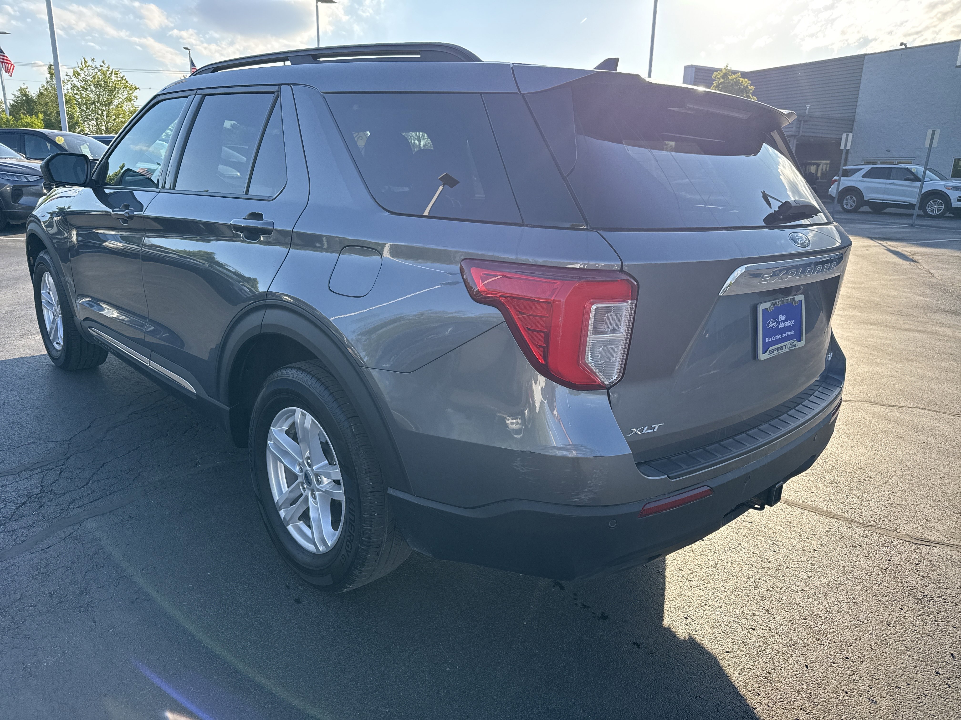 Certified 2022 Ford Explorer XLT w/ Class IV Trailer Tow Package AWD/4WD image 5