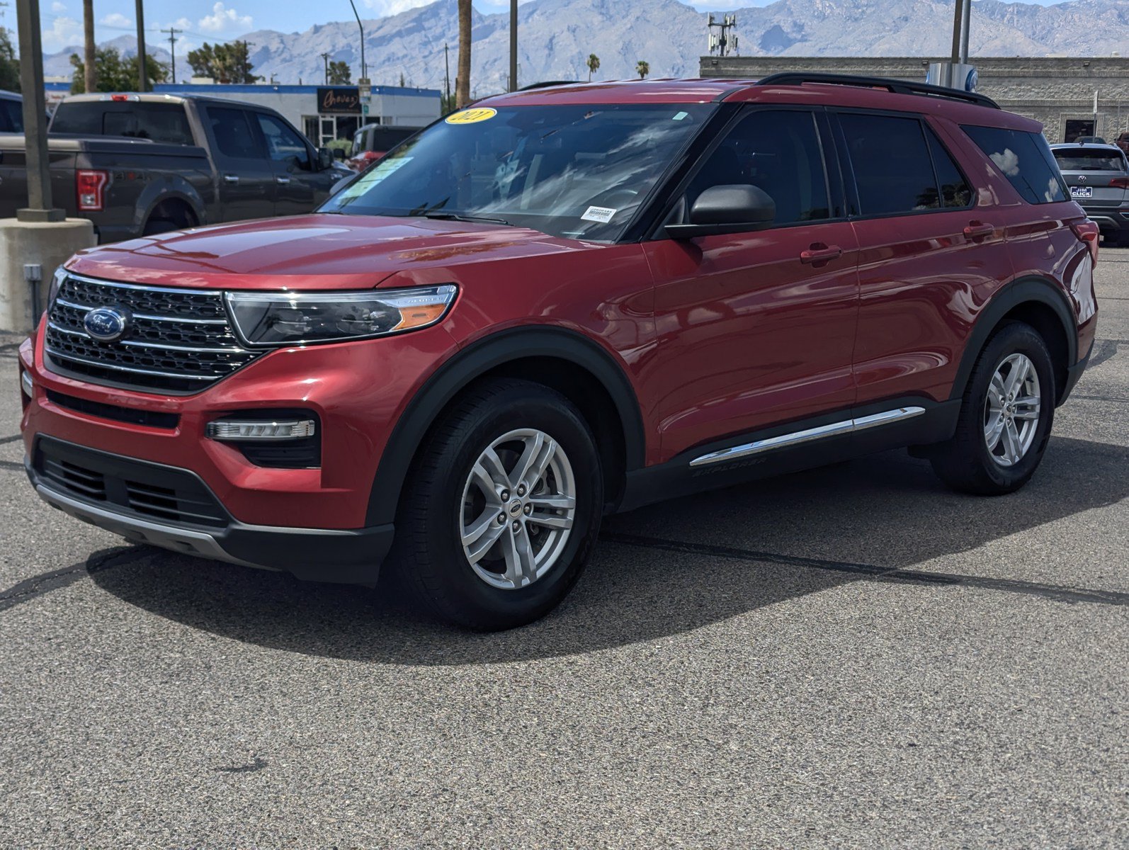Certified 2021 Ford Explorer XLT w/ Equipment Group 202A RWD image 5