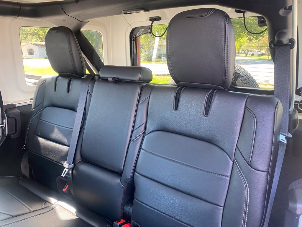 Used 2023 Jeep Wrangler Unlimited Sahara AWD/4WD image 31