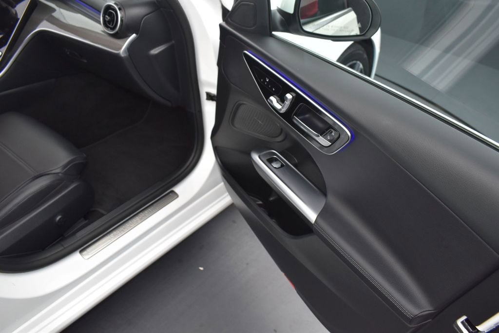 Used 2025 Mercedes-Benz C 300 Sedan image 25