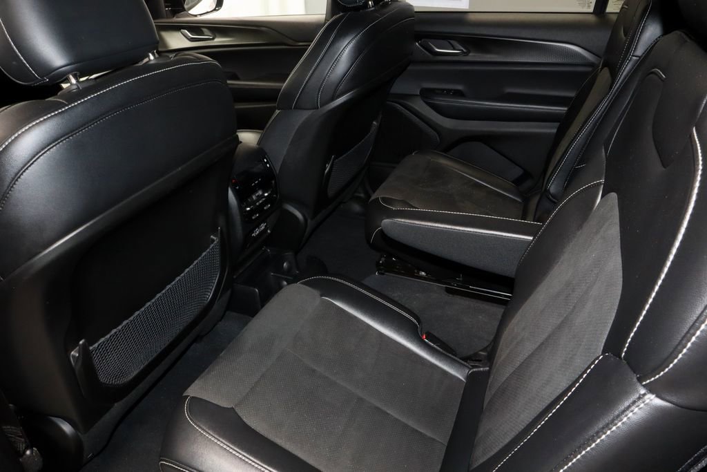 Used 2023 Jeep Grand Cherokee L Laredo AWD/4WD image 21