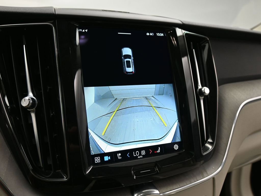 Used 2023 Volvo XC60 B5 Plus image 41