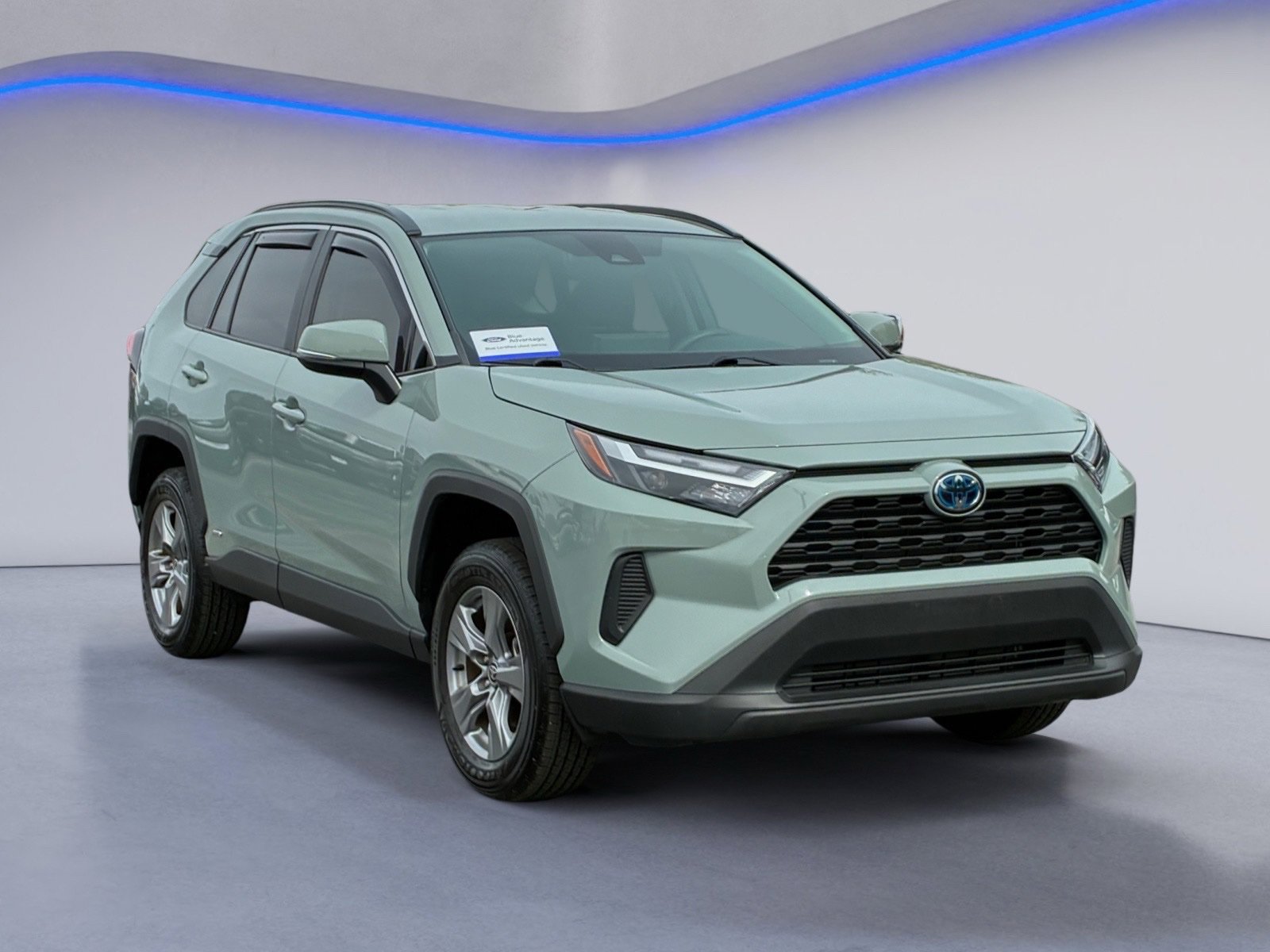 Used 2023 Toyota RAV4 XLE AWD/4WD image 5