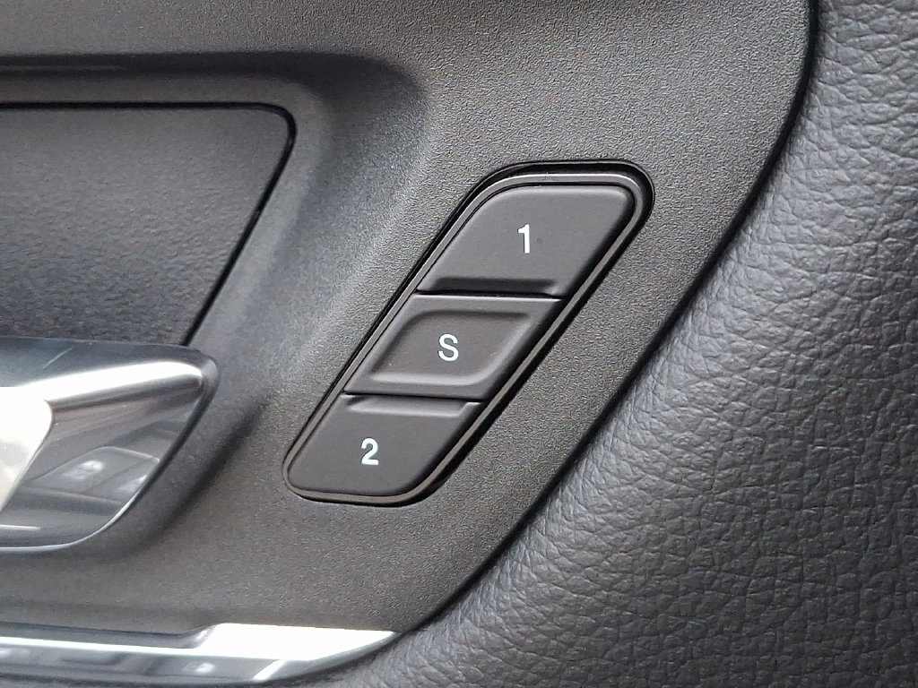 Used 2025 RAM 1500 Laramie w/ Sport Appearance Package AWD/4WD image 29