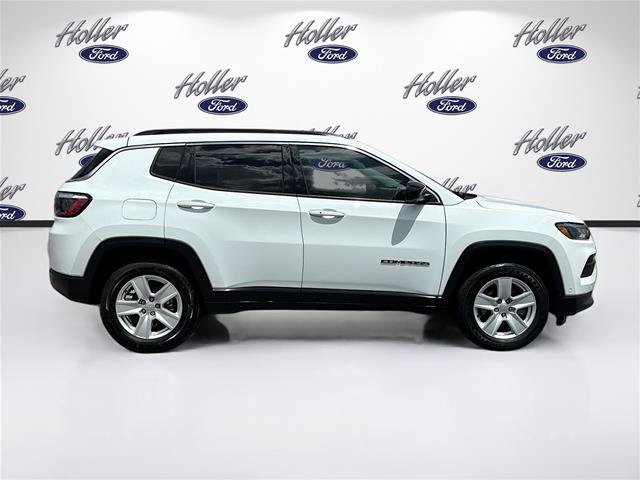 Used 2022 Jeep Compass Latitude w/ Sun and Sound Group AWD/4WD image 9
