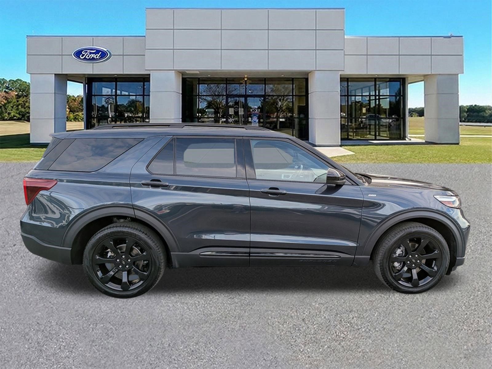 Certified 2024 Ford Explorer ST-Line w/ Class IV Trailer Tow Package image 6