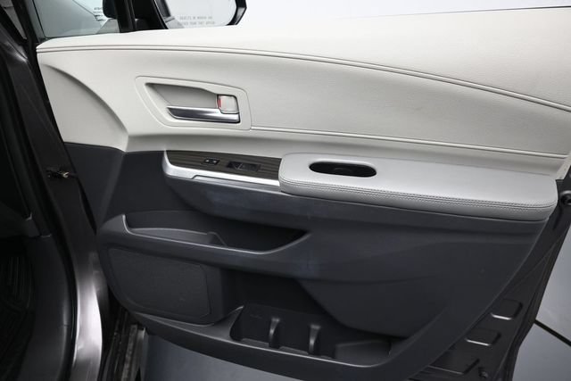 Used 2021 Toyota Sienna Limited FWD image 35