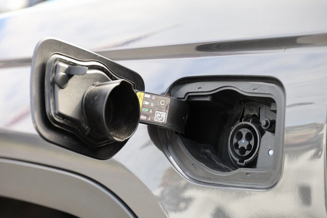 Used 2024 Jeep Grand Cherokee Limited 4xe image 7