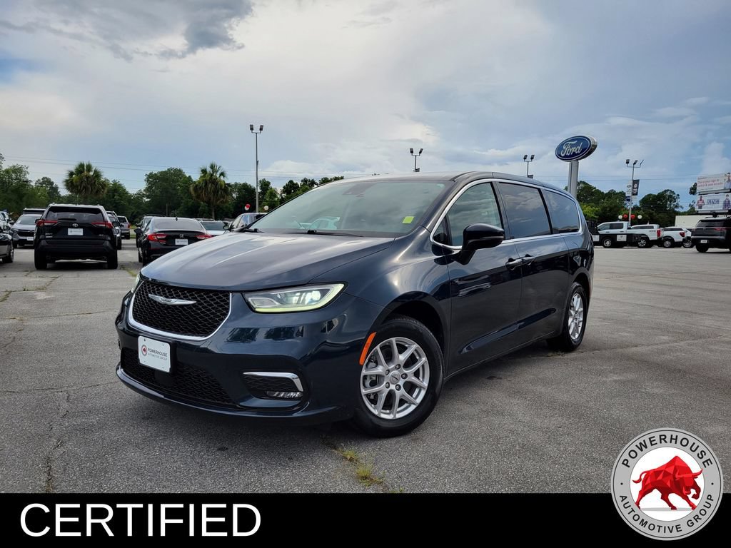 Used 2023 Chrysler Pacifica Touring-L