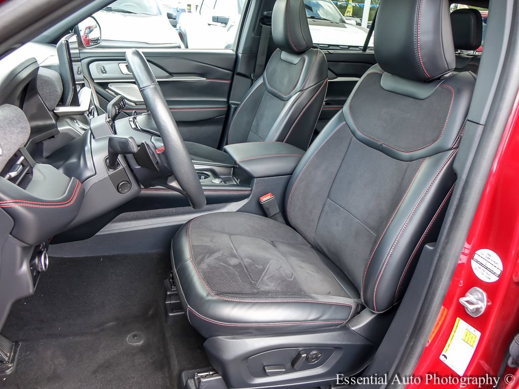 Certified 2025 Ford Explorer ST AWD/4WD image 8
