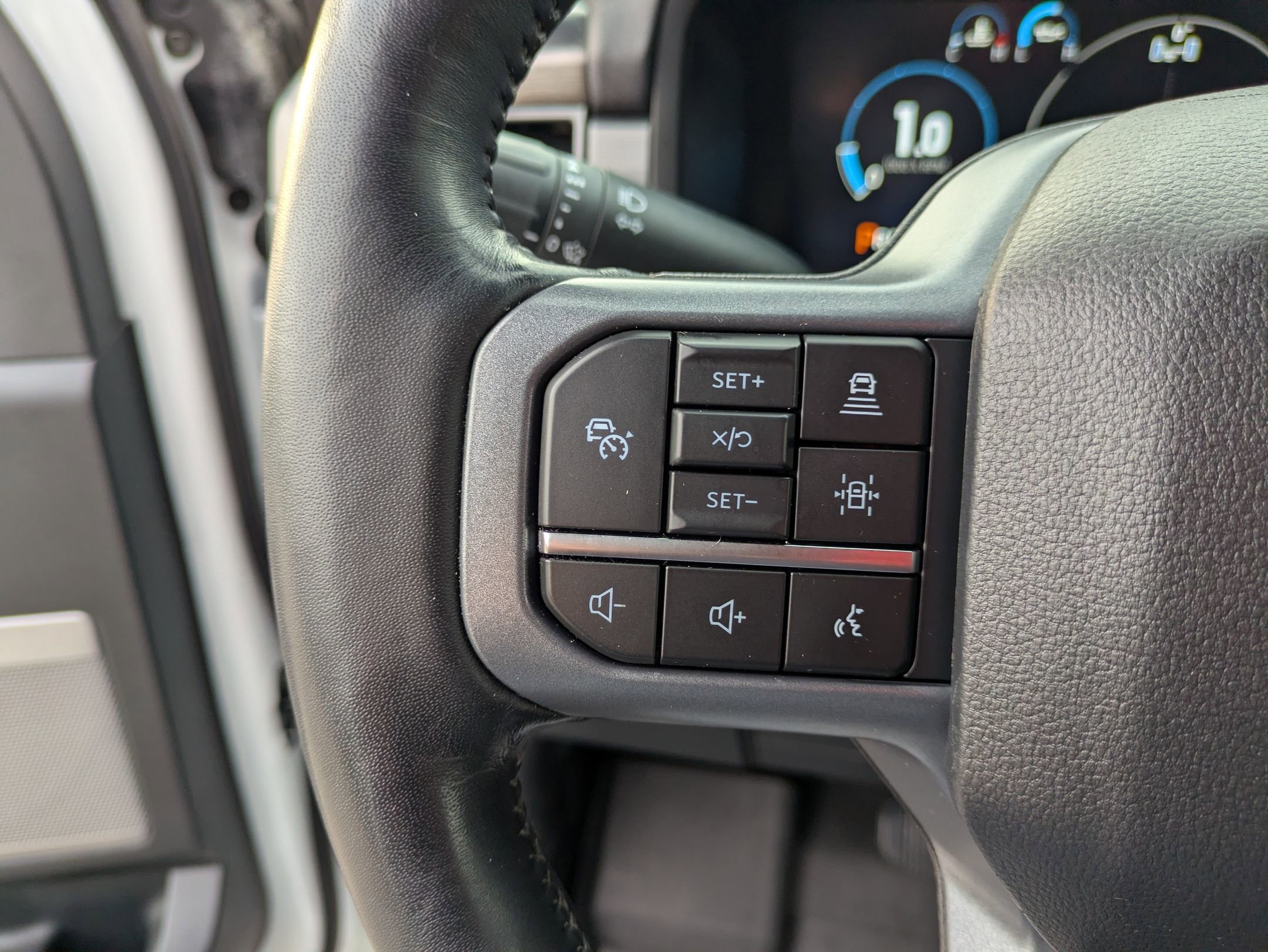 Certified 2023 Ford F150 Lariat w/ Equipment Group 502A High image 19