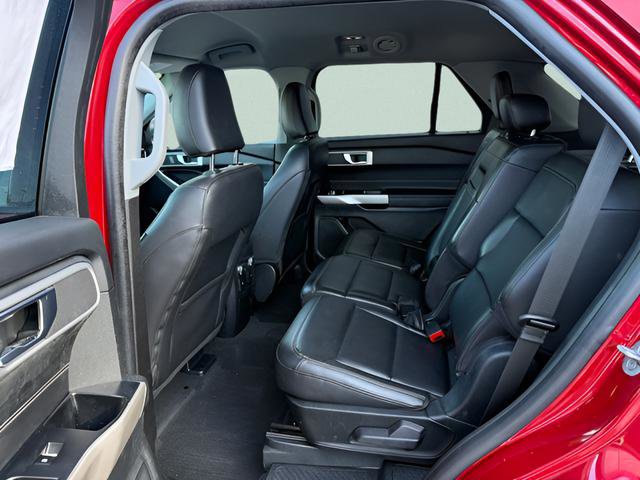 Certified 2022 Ford Explorer XLT w/ Equipment Group 202A AWD/4WD image 5