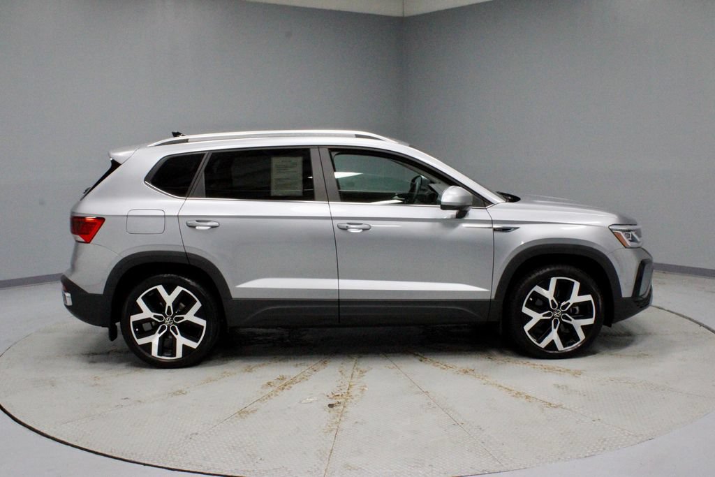 Used 2023 Volkswagen Taos SEL AWD/4WD image 12