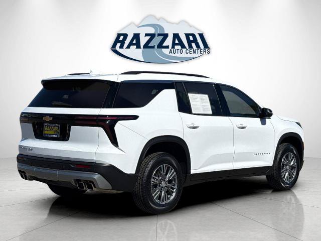 Used 2025 Chevrolet Traverse LT AWD/4WD image 3