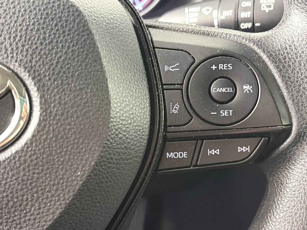 Used 2024 Toyota RAV4 XLE AWD/4WD image 18