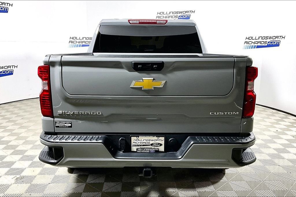 Used 2025 Chevrolet Silverado 1500 Custom image 4