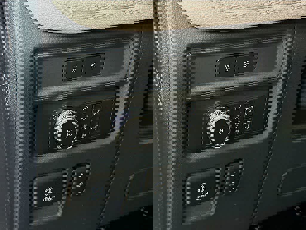 Certified 2022 Ford Expedition Limited image 27