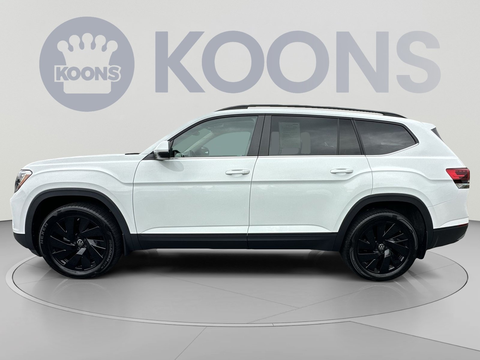 Used 2024 Volkswagen Atlas SE w/ Black Wheel Package AWD/4WD image 7
