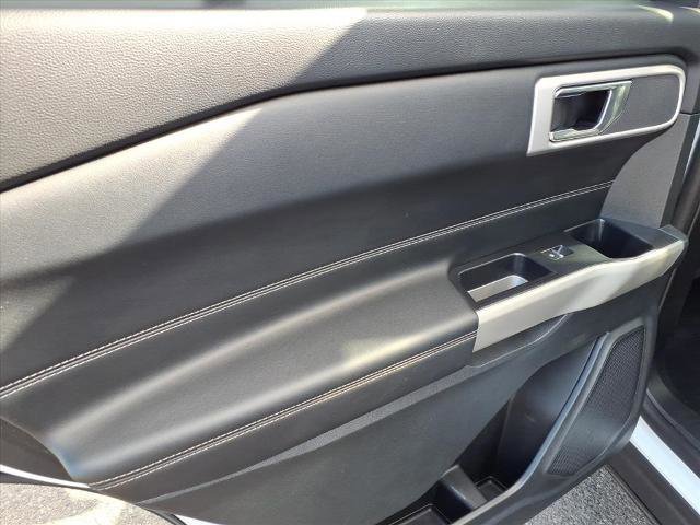 Certified 2021 Ford Explorer XLT w/ Equipment Group 202A image 19