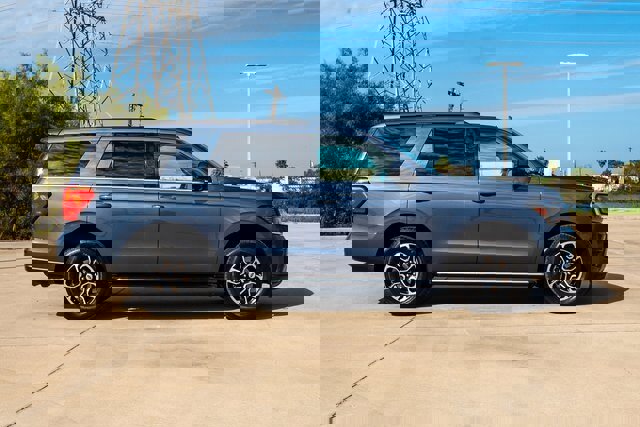 Certified 2022 Ford Expedition XLT image 2