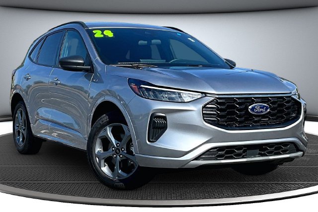 Certified 2024 Ford Escape ST-Line w/ Tech Pack #1 AWD/4WD image 3