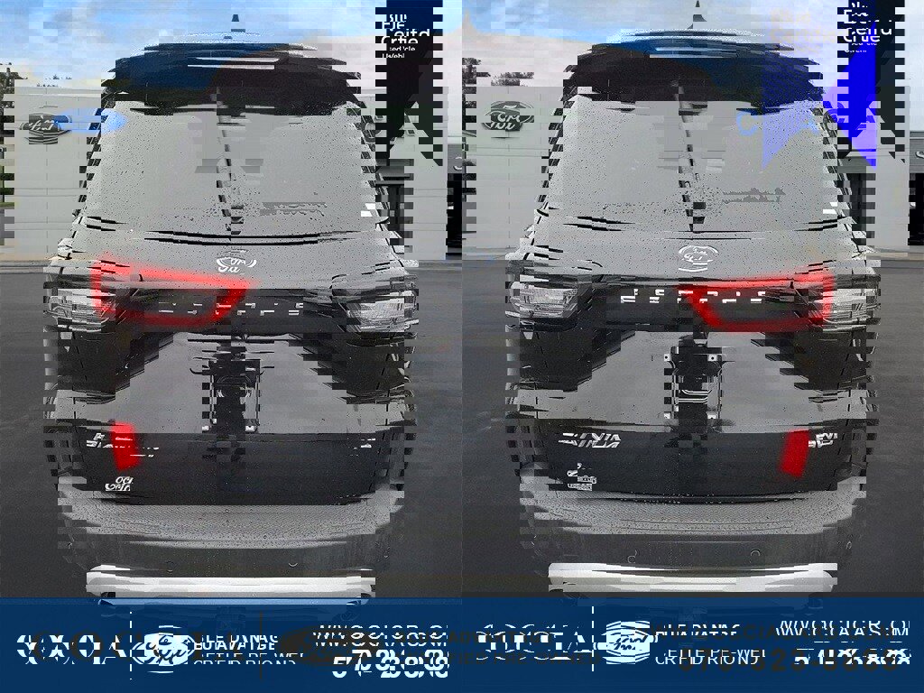 Certified 2023 Ford Escape Platinum w/ Class II Trailer Tow Package image 4