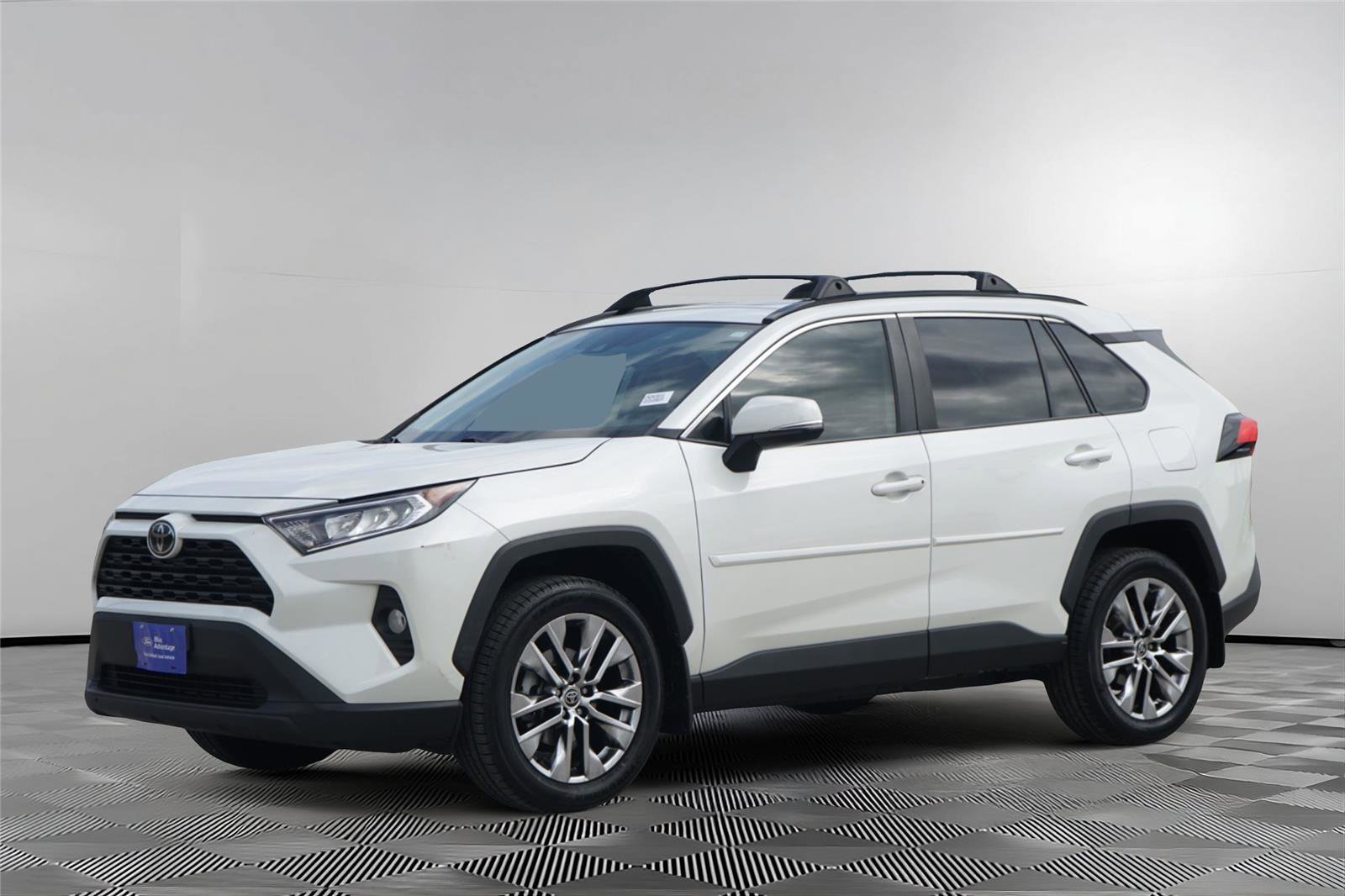 Used 2021 Toyota RAV4 XLE Premium FWD image 8