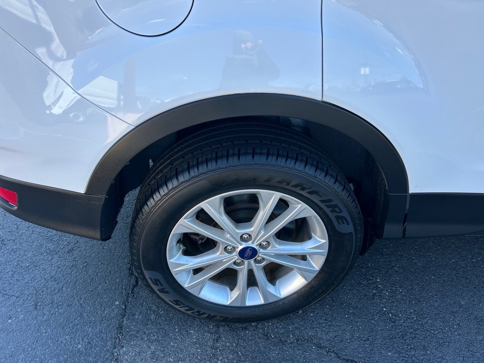 Certified 2018 Ford Escape SEL image 33