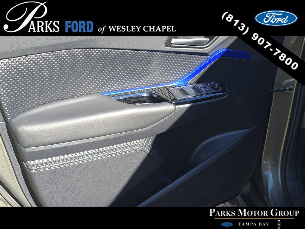 Used 2021 Toyota C-HR XLE image 15