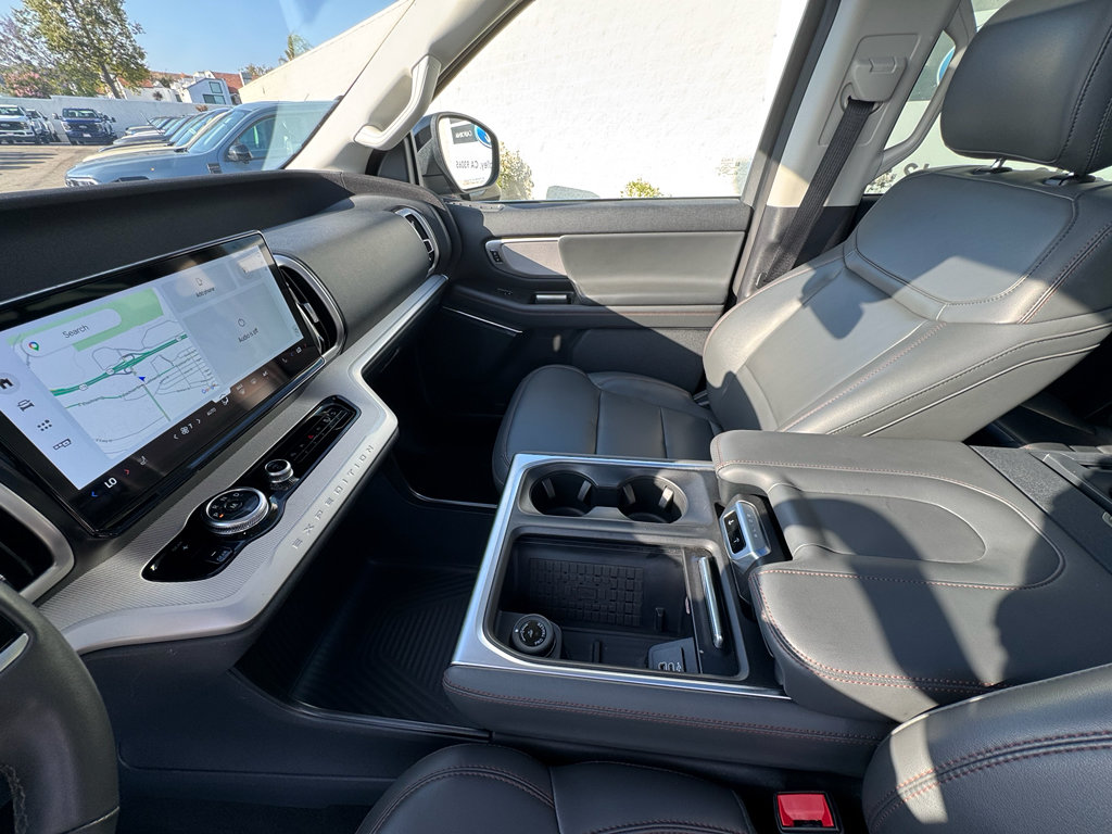 Certified 2025 Ford Expedition Active AWD/4WD image 24