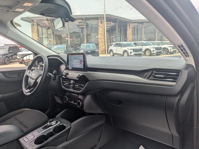 Certified 2025 Ford Escape Active w/ Cold Weather Package FWD image 34