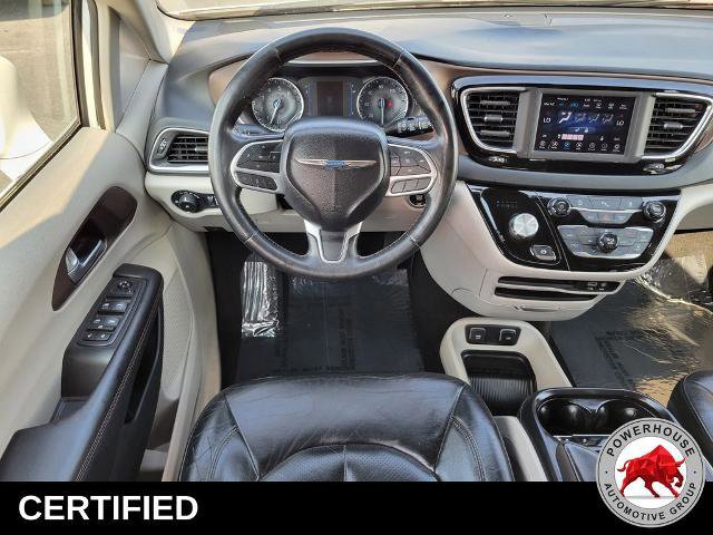 Used 2019 Chrysler Pacifica Touring-L image 19