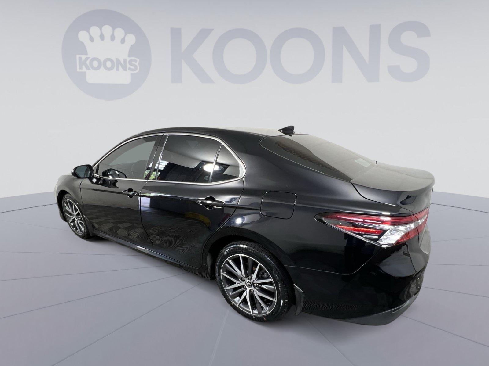 Used 2023 Toyota Camry XLE w/ Cold Weather Package AWD/4WD image 8