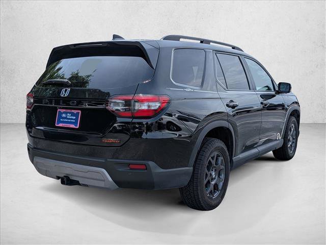 Used 2025 Honda Pilot TrailSport image 5