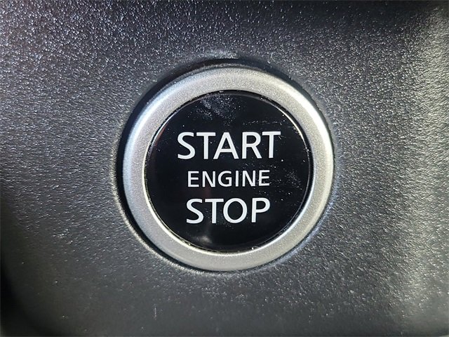 Used 2021 Nissan Rogue Platinum image 12